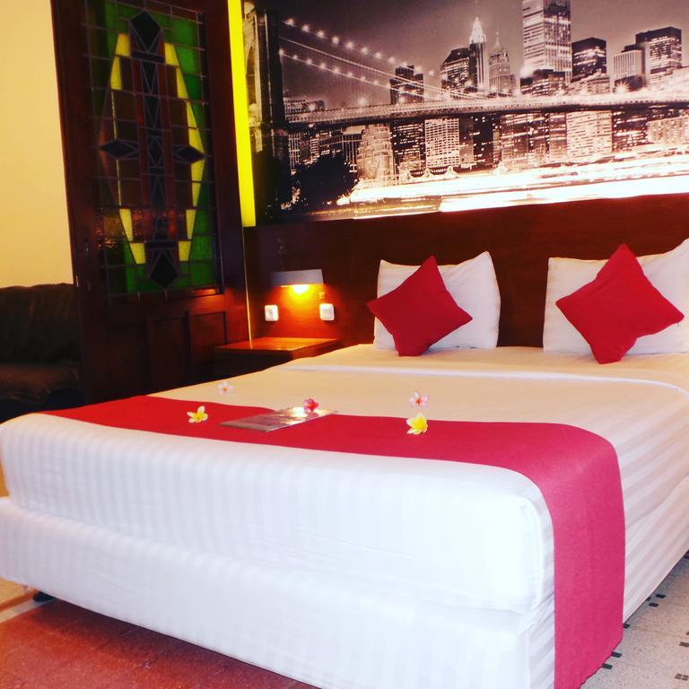 โลเวนเดอร์ เกสท์เฮาส์ Hotel มะลัง ภายนอก รูปภาพ