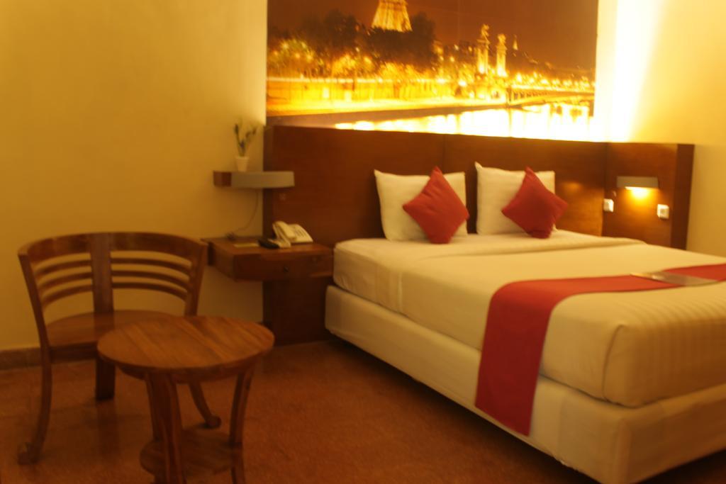 โลเวนเดอร์ เกสท์เฮาส์ Hotel มะลัง ภายนอก รูปภาพ